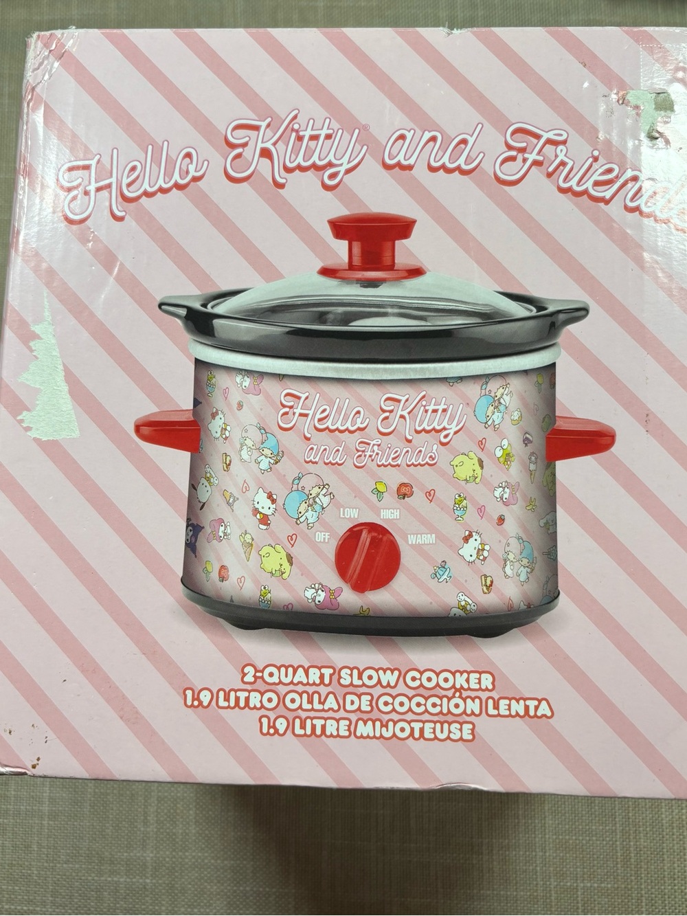 Dorm Ready Hello Kitty 2Qt Pink Slow Cooker with Red Accents NIB